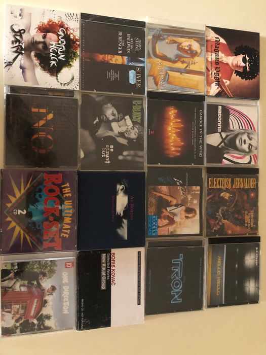 Lot 2 CD in diferite stil. hip hop rock si pop