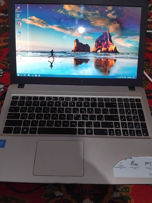 NoutbukIntel Celeron3050