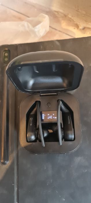 B1 bluetooth naushnik