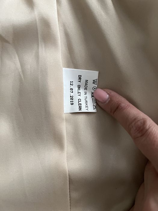 Продам брючный костюм .