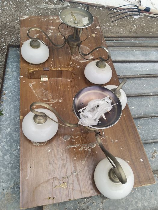Продам люстры электрические