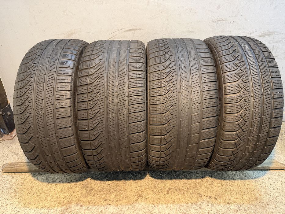 Гуми 275/35/19 и 245/40/19 PIRELLI Pzero Winter Спорт Пакет