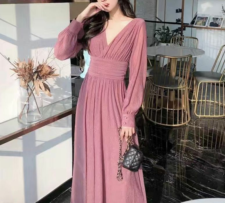 Новый блестящие платья. Размер:42 Цена: 12.000тг