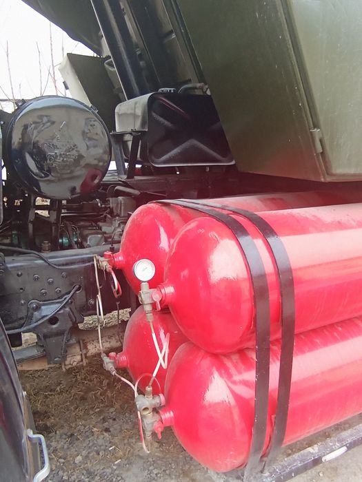 Kamaz sotiladi polniy qilgan tayor gazda