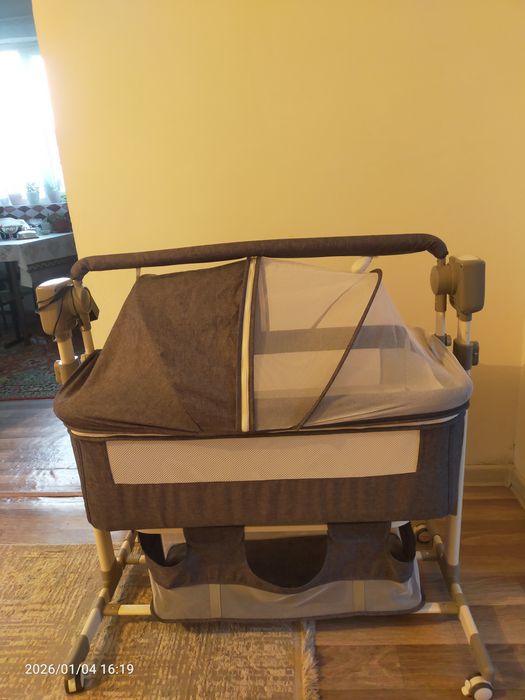 Манеж кровать.   Детские