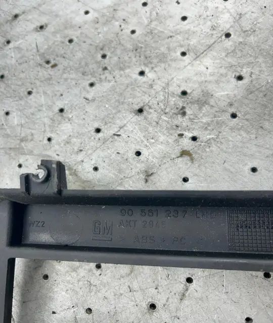 Consola centrala Opel Astra 2003 1.2 MT (75 hp)