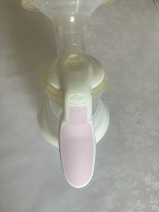 Ручной молокоотсос Chicco Natural Feeling