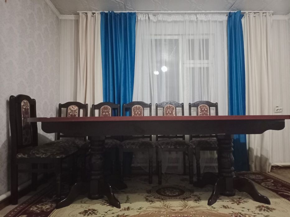 Продается стол со стульями в хорошем состоянии