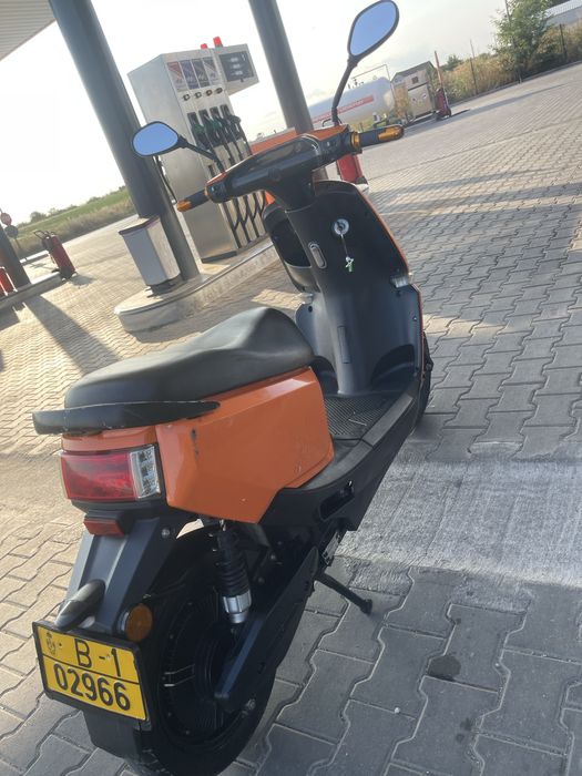 Vand scuter electric