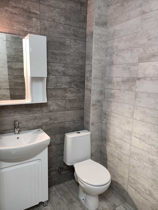 Дава се под наем Тристаен апартамент в Плевен, Мара Денчева - 94 кв.м за 306 € - Снимка #2