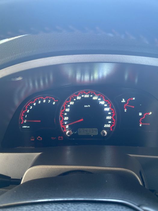 Yili 2008 kraska 3detalida bor motor karobka zor balon yangi metan 100