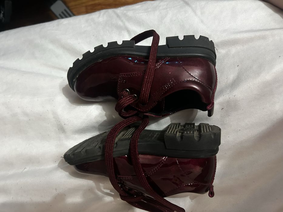 Продам туфельки для девочки