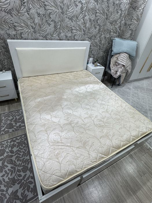 Не пружинный матрас 160х200