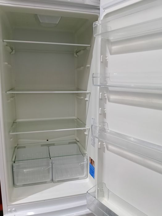 Холодильник Indesit