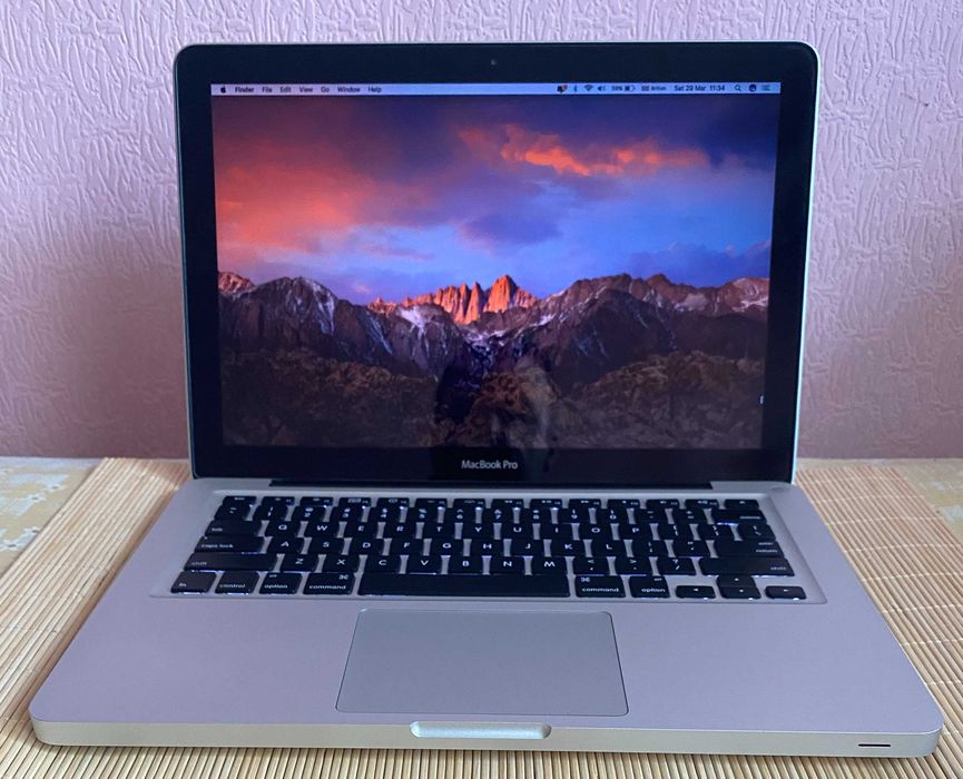 Apple MacBook Pro 13 inch mid-2010 (за части)
