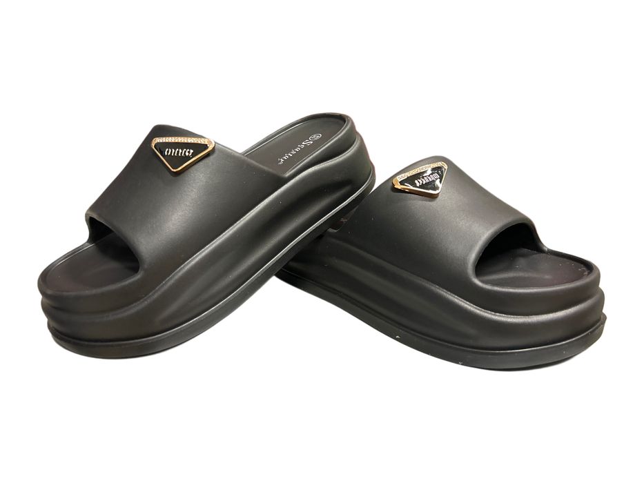 Дамски чехли на платформа