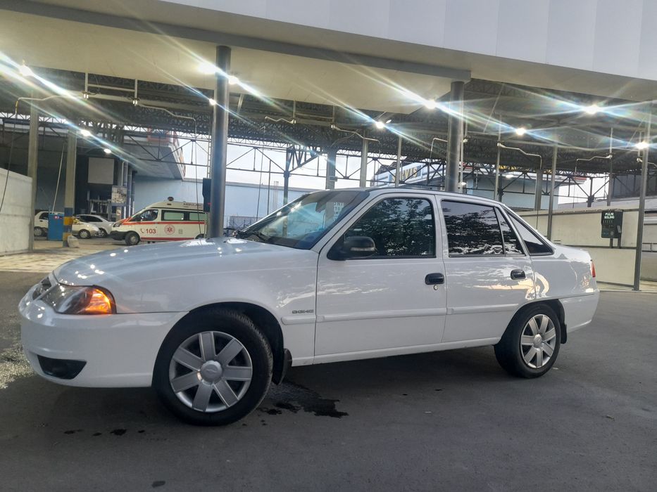 Nexia 2 1,6 sotiladi