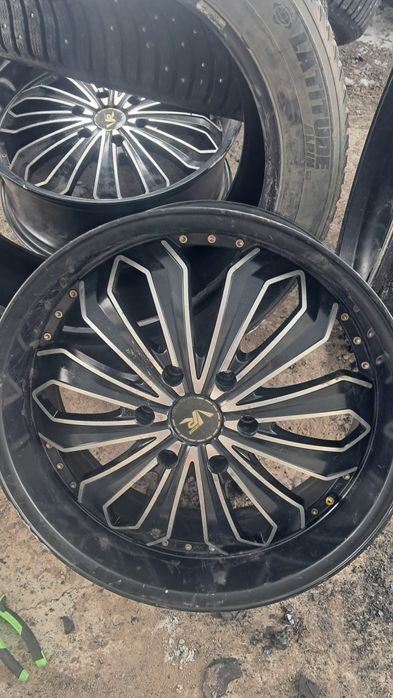 Продаю колеса диски с покрышками