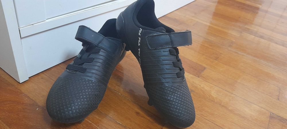 Футболни Бутонки FILA