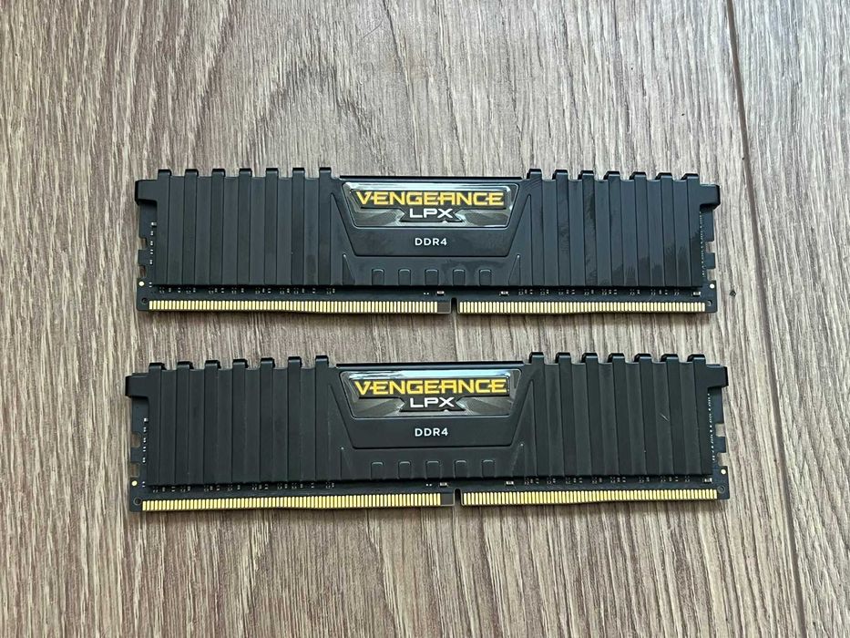 Kit Rami DDR4 32GB 2 x 16GB Corsair Vengeance LPX 3200MHZ
