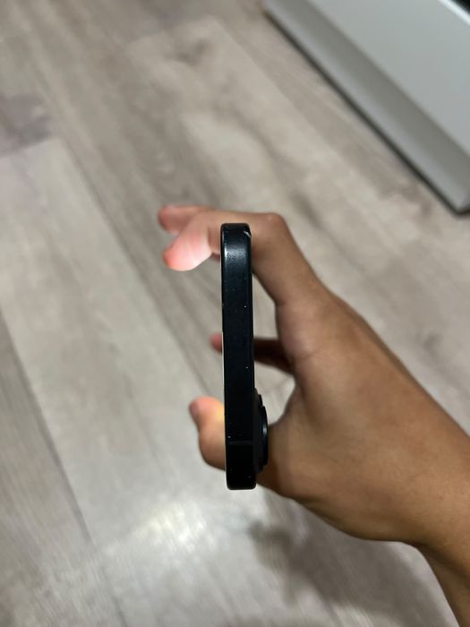 Продам iPhone 16 128 ГБ 90%