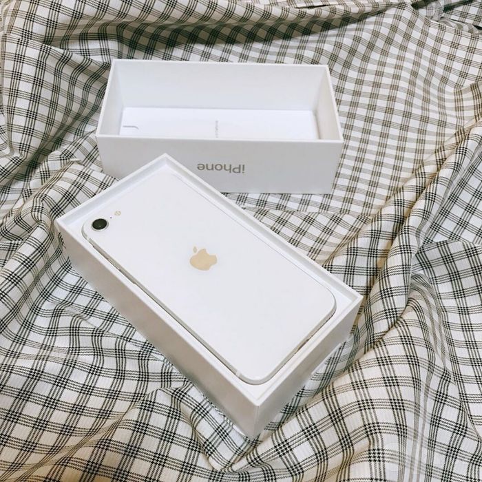 iPhone SE2 128GB