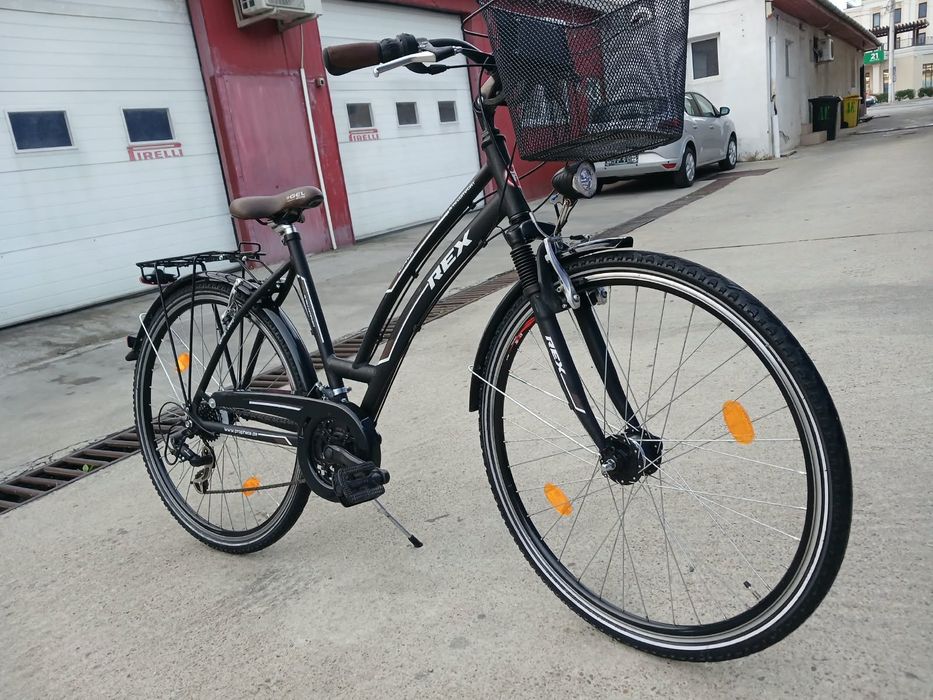 Vând bicicleta din aluminiu pentru damă