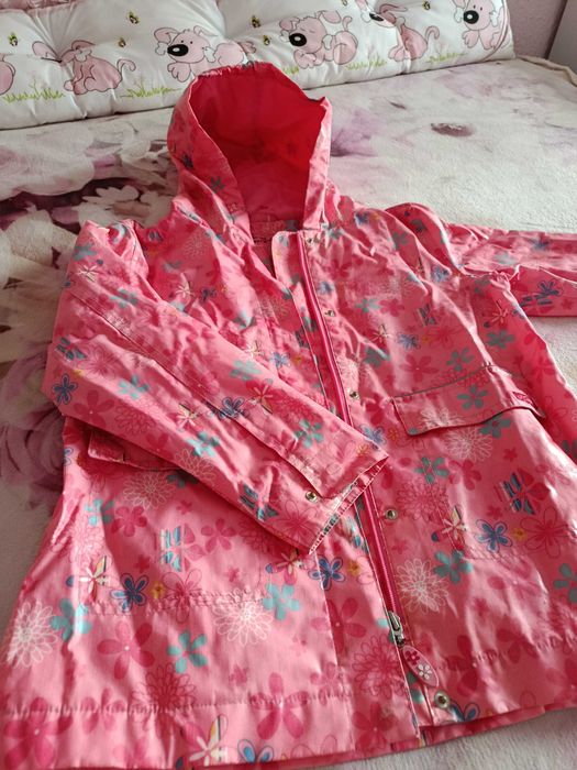 Яке дъждобран за момиченце