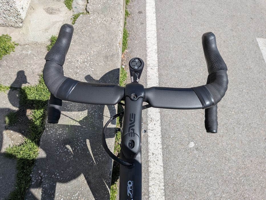 Висок клас аеро шосеен велосипед Felt AR FRD