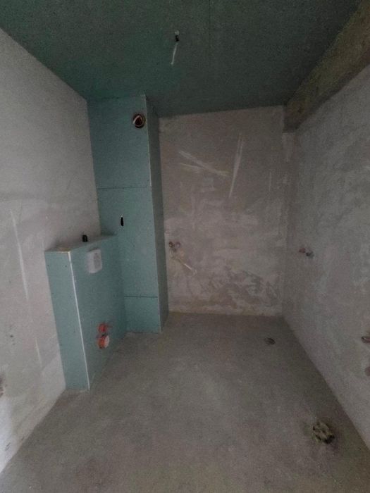 Продава се Тристаен апартамент в Бургас, Център - 100 кв.м за 1632 €/кв.м - Снимка #1