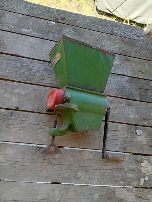 Vind prese de struguri si zdrobitoare