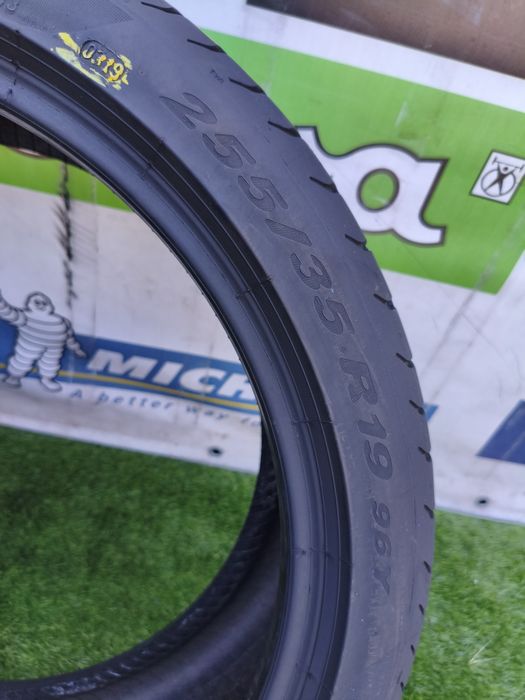 255 35 19 Pirelli