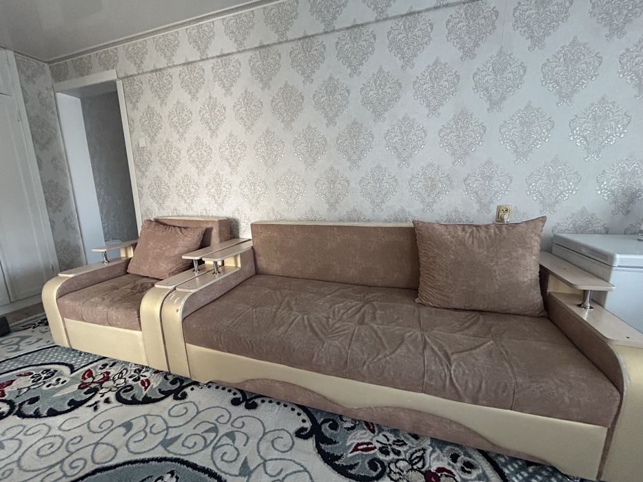 Продам диван с двумя кресломи