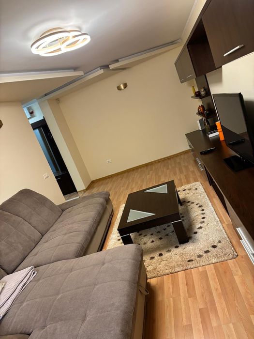 Inchiriez Ap.2 camere SUPERB Str. Traian la Starea Civila