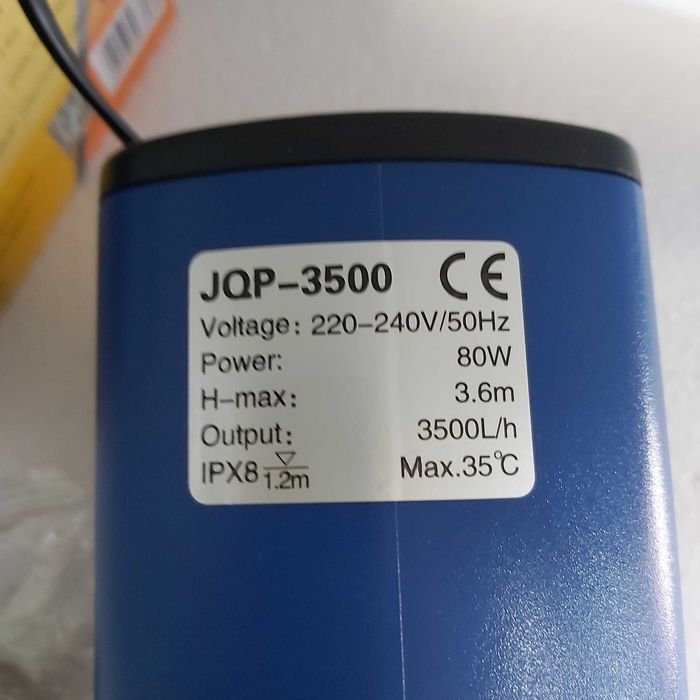 Фонтанна помпа за градинско езеро