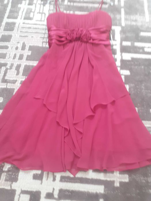 Rochie fuxia lungime medie