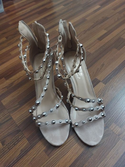 Lot 4 perechi sandale marimea 38