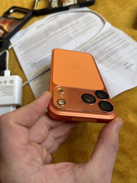 Vand iPhone 17 pro max 512 gb