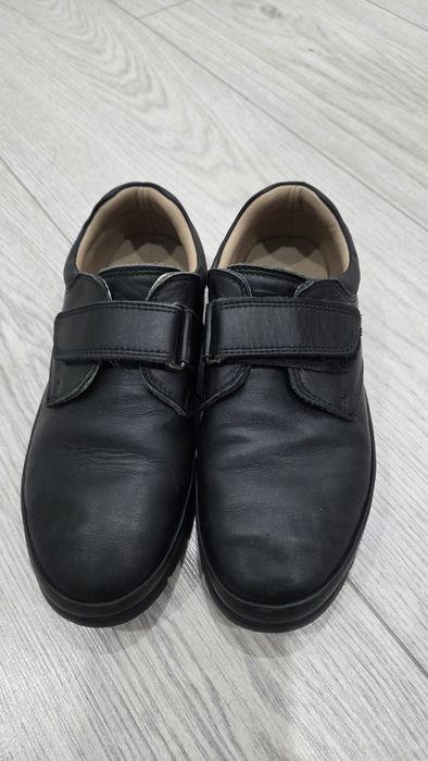 Продам детскую обувь