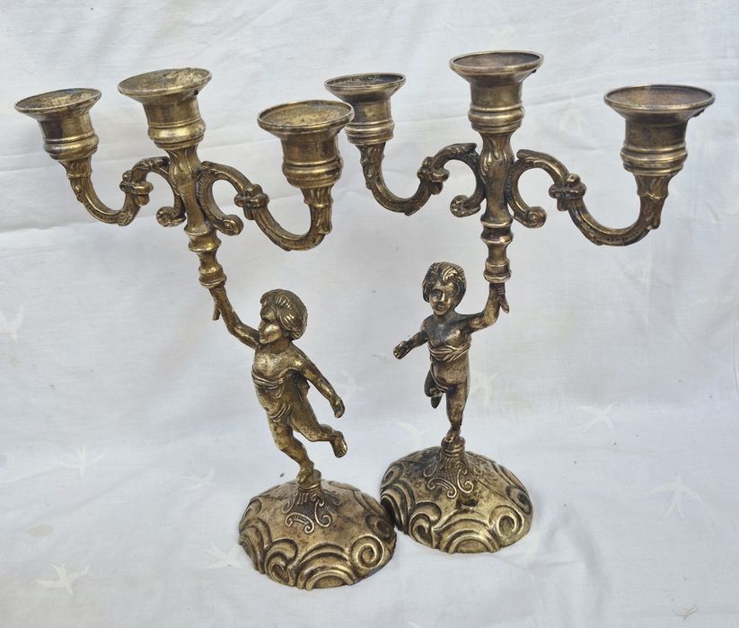 Pereche două sfeșnice vechi din bronz cu Îngeri Heruvimi, cu 3 posturi, fabricat in Franța, 30cm.