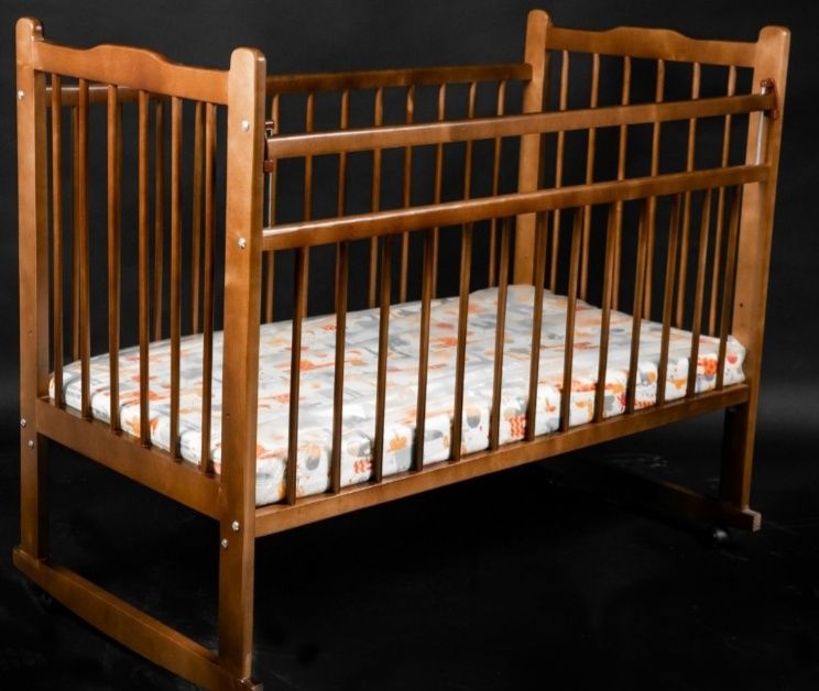 Продам детскую кроватку