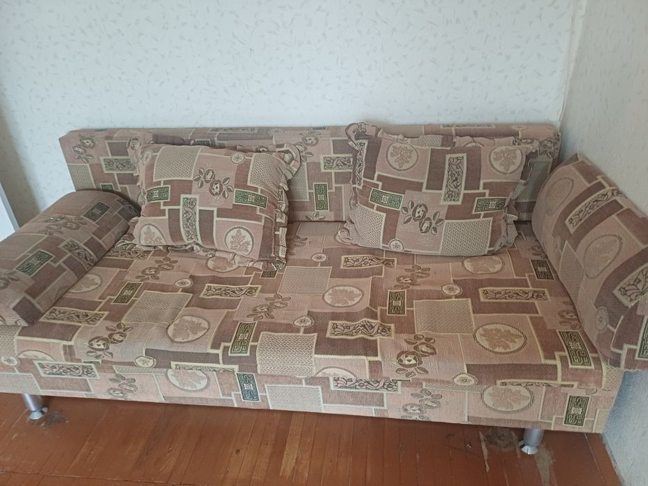 Тахта . хорошем состояние