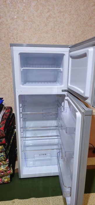Muzlatgich sotiladi ideal xolatda