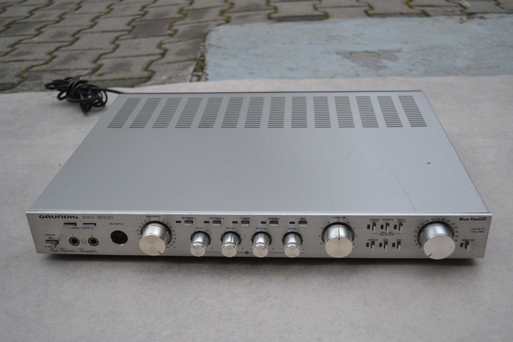 Preamplificator Grundig SXV 6000
