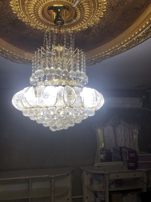 Люстры для зала и холла