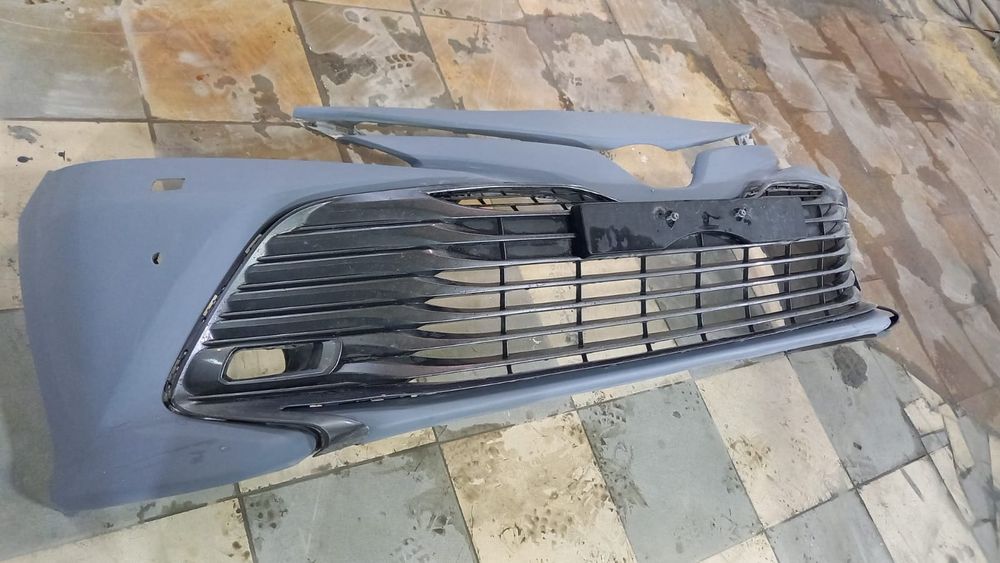 Бампер на Тойота камри 70 европеец