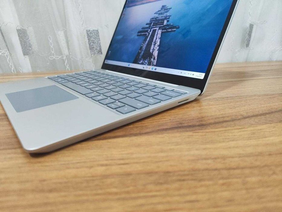 Microsoft Surface Laptop Go 2