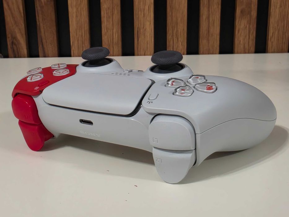 Controller PS5 Editie limitata God Of War 20th Anniversary