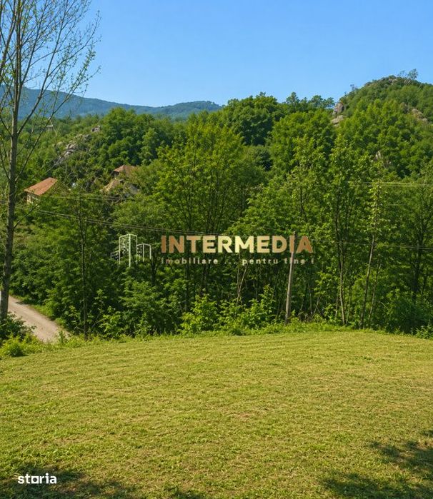 TEREN Intravilan 1257 mp Liziera Padurii Metes Platou Cabana la 15 km