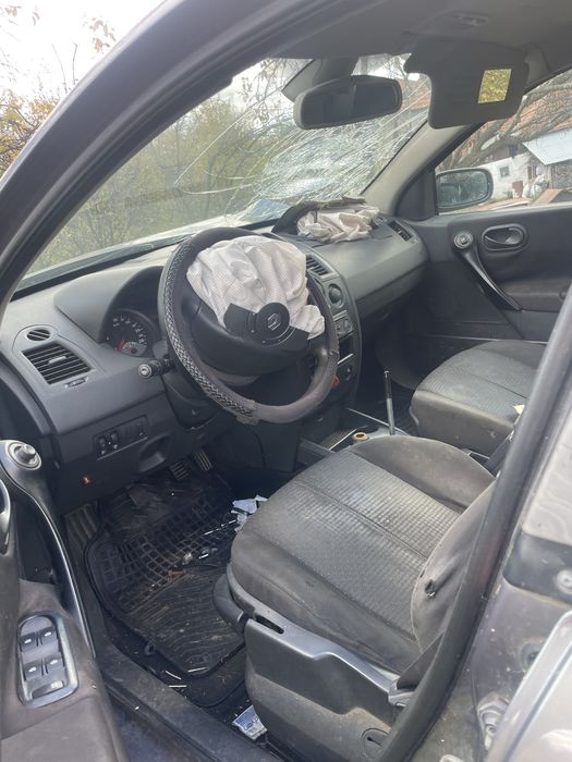 Vand/dezmembrez Renault Megane 2